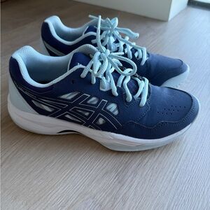 Pickleball Shoes. ASICS Blue and White.